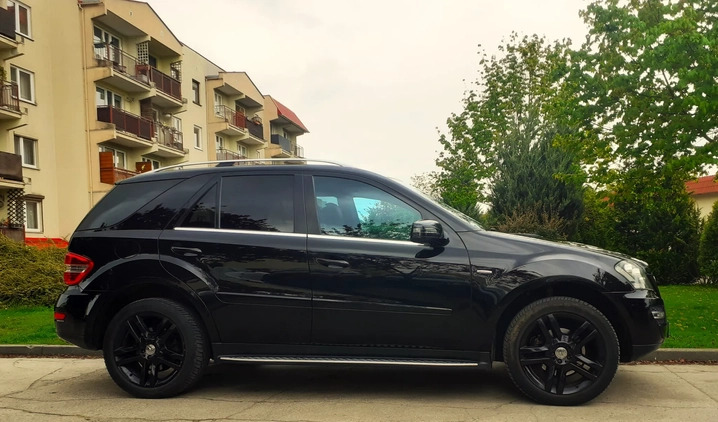 Mercedes-Benz ML cena 60500 przebieg: 199000, rok produkcji 2010 z Żychlin małe 352